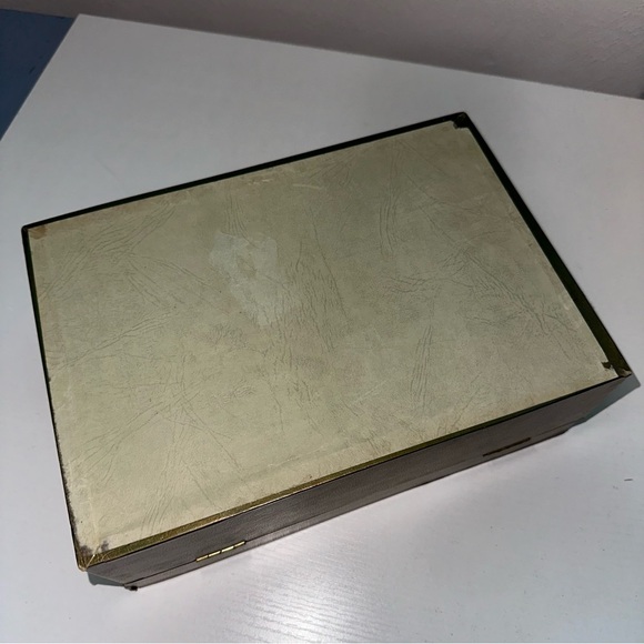 Vintage Floral Jewelry Box - Picture 10 of 10